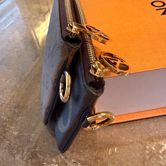 Louis Vuitton Trio Pouch - Picture 9 of 16
